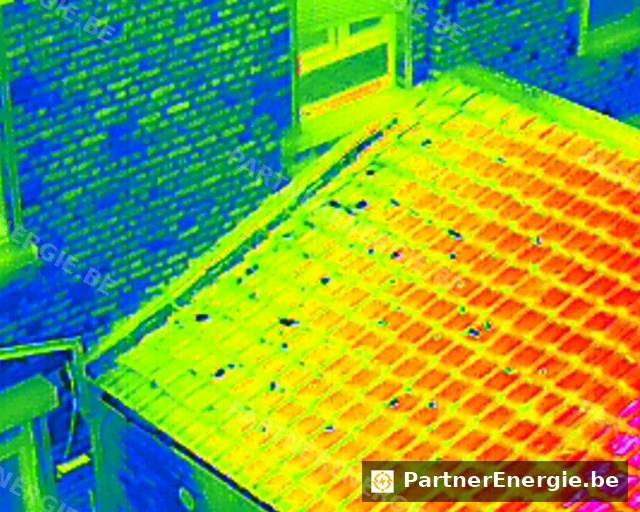Vue thermique de toiture en tuiles — Partner Energie