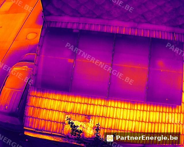 Thermographie palette magma d'un panneau photovoltaïque — écarts de température subtils