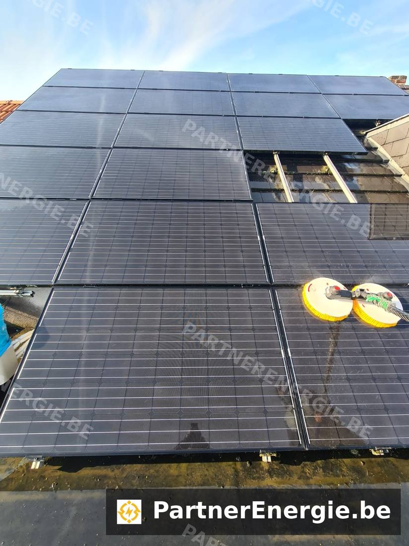 Panneaux solaires propres après nettoyage par Partner Energie